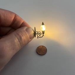 Street lamp in black or brown colors for cribs and dioramas with micro led